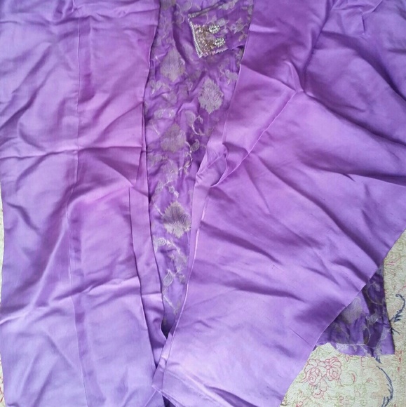 Traditional Pakistani shalwar kameez set - Picture 5 of 8